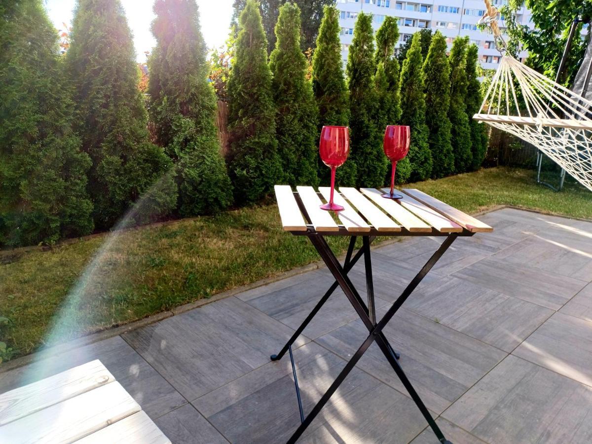 Апартаменты Sunny Sleeps 4 By The Beach With Garden Patio - Gdansk Przymorze Экстерьер фото