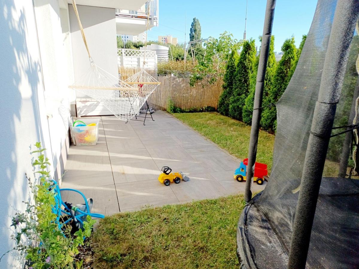 Апартаменты Sunny Sleeps 4 By The Beach With Garden Patio - Gdansk Przymorze Экстерьер фото