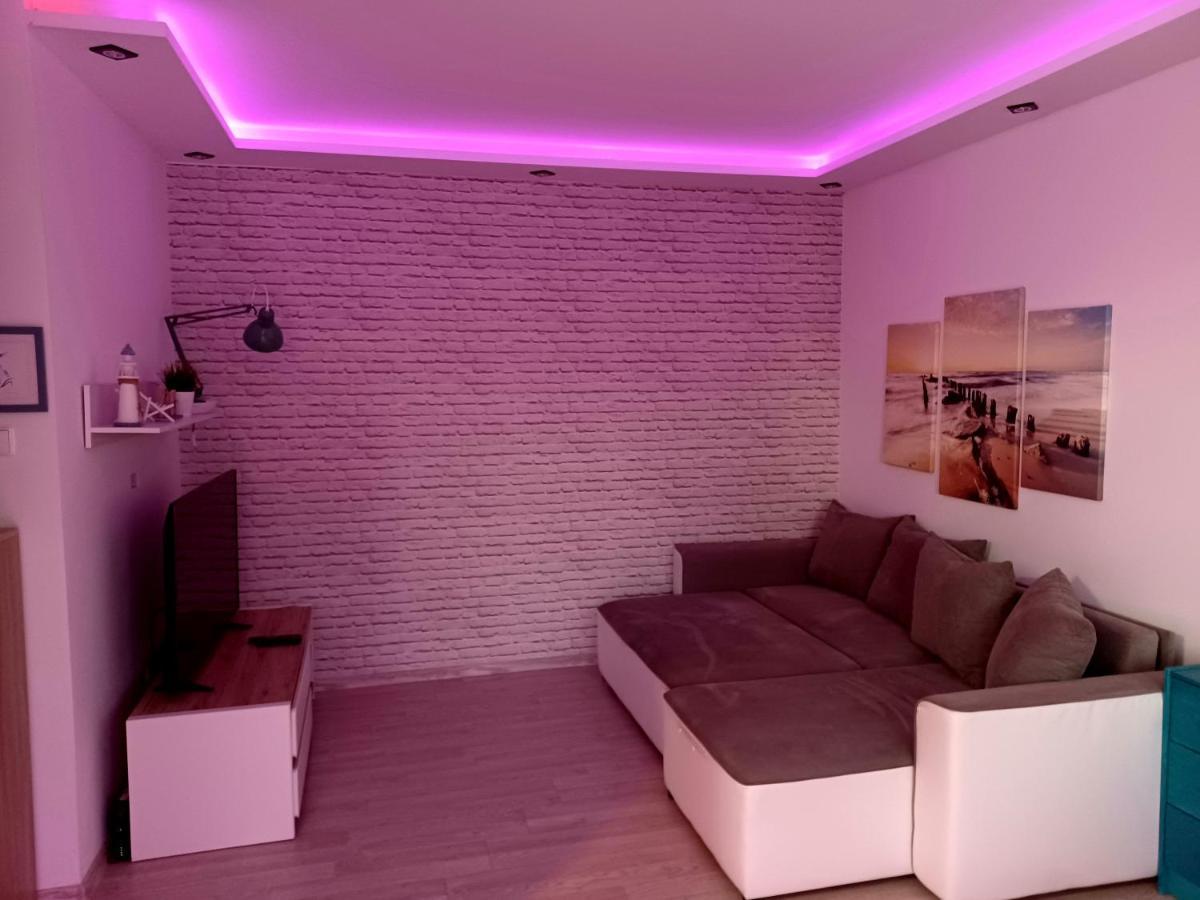 Апартаменты Sunny Sleeps 4 By The Beach With Garden Patio - Gdansk Przymorze Экстерьер фото